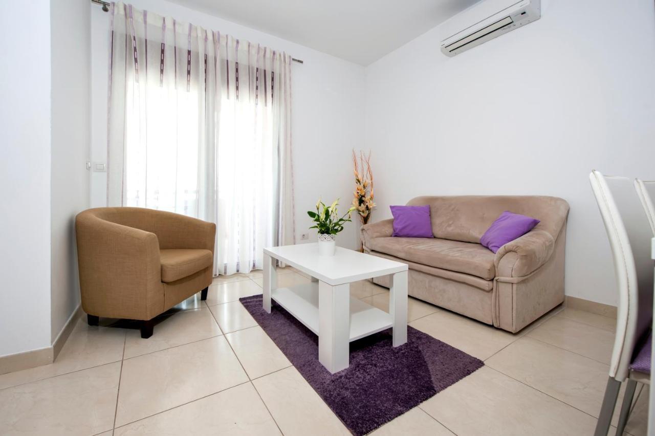 Apartments And Rooms Camaiore Rovinj Exterior photo